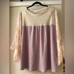 Floral Sleeve Lavender and Cream Top - Size 2x